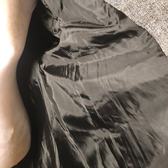 🧥 Early-2000s Newport News Jeweled Herringbone Jacket – Quiet Luxury - Picture 11 of 16